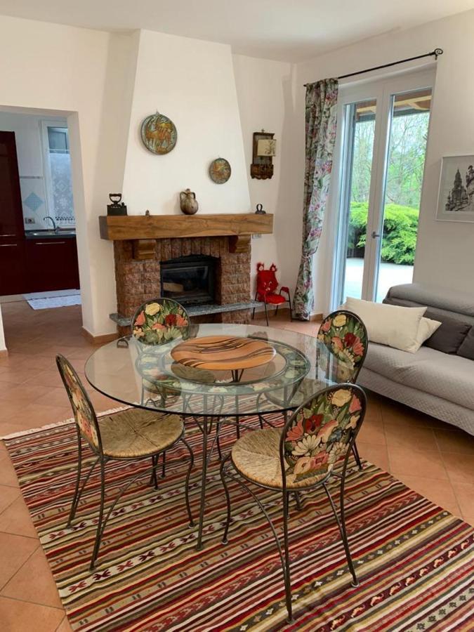 Casa Vacanze Al Capriano Appartamento Mora Cantello ภายนอก รูปภาพ